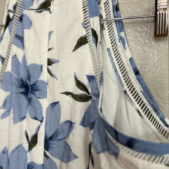 Zahara Blue and White Floral Print Midi Dress - Picture 8 of 10